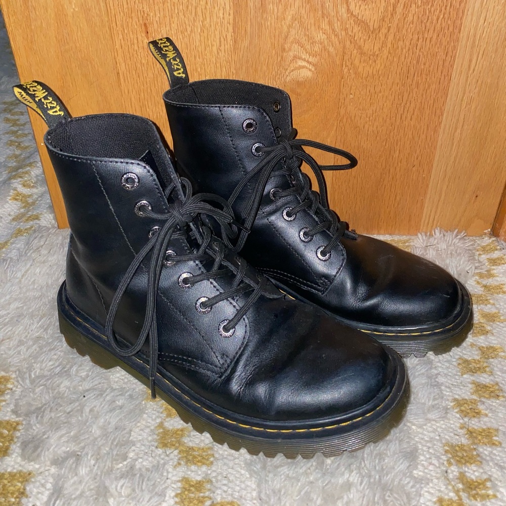 Black lace up doc martens